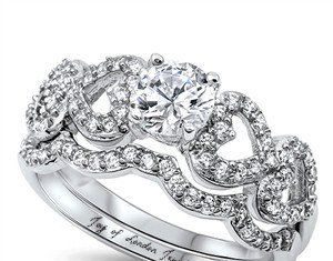 Birthday Gifts Ideas : A Perfect 1CT Round Cut Russian Lab Diamond Heart Bridal Set Wedding Band Ring