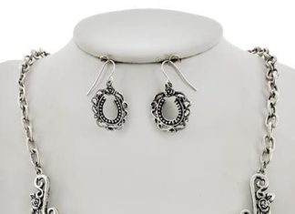 Birthday Gifts Ideas : An Elegant Floral Horse Show Necklace & Earring Set