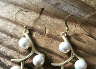 Birthday Gifts Ideas : Celebrity Inspired Gold Antler Branch Pearl Drop Earrings