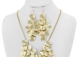 Birthday Gifts Ideas : SALE !! $14.00 Fabulous Silver or Gold Circle Necklace and Earring Set