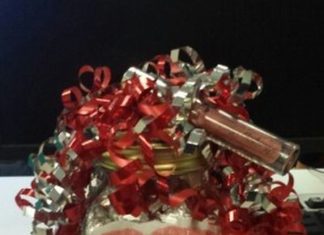 Birthday Gifts Inspiration : Kiss your 40’s goodbye with a Mason jar filled with candy kisses. See more 50th…