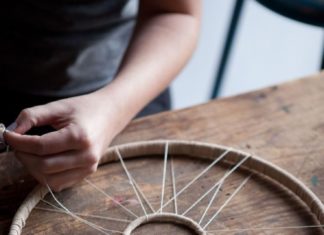 Birthday Inspiration: zwei konzentrische Kreise für den Traumfänger schnüren