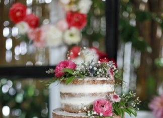 Birthday Party Inspiration : A beautiful naked cake for a beautiful party!