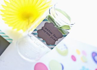 Birthday Party Inspiration : A cute glass jar to hold the notes.