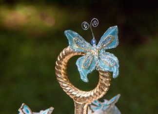 Birthday Party Inspiration : Butterfly-topped cupcakes!