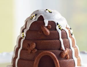 Birthday Party Inspiration : Darling beehive cake!