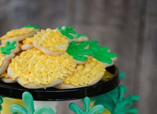 Birthday Party Inspiration : Lemon Meringue Pies