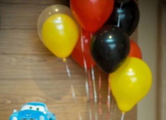 Birthday Party Inspiration : Lightning McQueen + Cars themed birthday party with Such Cute Ideas via Kara’s P…