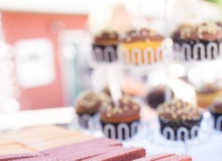 Birthday Party Inspiration : Oh, to Bee One! A First Bumble Beeday Party – Honeycomb Cookies!