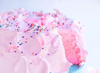 Birthday Party Inspiration : Perfectly Pink Angel Food Cake