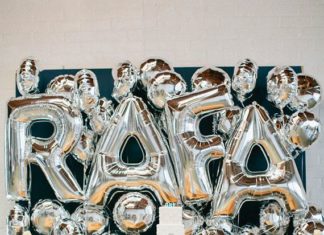 Birthday Party Inspiration : Pop Art first birthday party by Lovely Jubilee | Caroline Tran | 100 Layer Cakel…