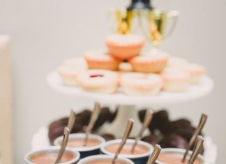Birthday Party Inspiration : Race car 1st birthday by The Sugar Studio | 100 Layer Cakelet