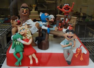 Birthday Party Inspiration : This cake features stars from 2011's The Muppets, including newbie Walter.