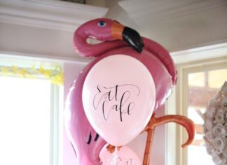 Birthday Party Inspiration : This magical Alice birthday will blow your mad-hatter off!