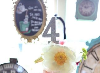 Birthday Party Inspiration : Totally crazy cake from a mad hatter party