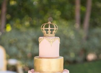 Birthday Party Inspiration : VINTAGE GLAM PRINCESS FIRST BIRTHDAY PARTY