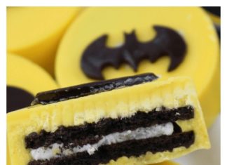 Birthday Party : LEGO Batman oreos, the perfect snack at a Batman or LEGO birthday party. Delicio…