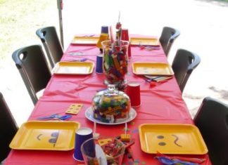 Birthday Party : Lego Party — love these plates :)