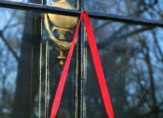 Birthday Party : Lego party door This would be cute on their bedroom doors as well. Or anywhere …