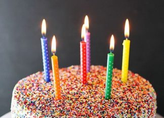 Birthday Party : Vanilla Bean Birthday Cake with Vanilla Buttercream Frosting