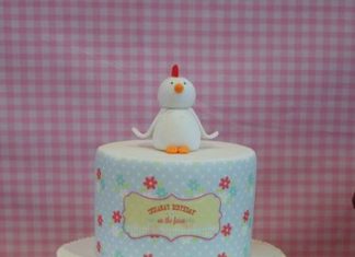 Birthday Party Inspiration : Farmyard birthday cake with cute rooster topper