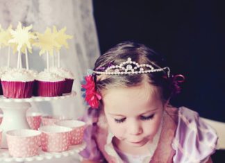 Birthday Party Inspiration : Tangled Party Ideas #Tangled #Party