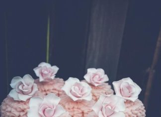 Birthday Party Inspiration : mini cakes at a mint and pink dessert table. #mint #pink #desserttable #minicake…