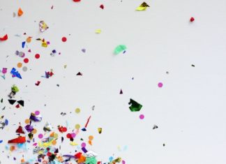 Happy Birthday Wiches : add a happy birthday message inside the box lid with your Cricut Explore.