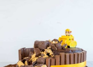 Birthday Party : Paw Patrol Construction Cake, an Easy DIY birthday Cake Idea for fans of the P…