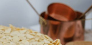 Birthday Cake : A deliciously zesty FLOURLESS LEMON CAKE made with almond meal and ricotta… in…