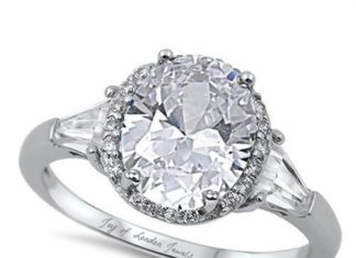 Birthday Gifts Ideas : A Classic 2.8CT Oval Cut Russian Lab Diamond Halo Engagement Ring with Baguettes