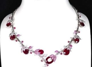 Birthday Gifts Ideas : A Stunning Vintage 109TCW Red Ruby White Sapphire Green Garnet Necklace