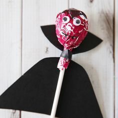 Birthday Gifts Inspiration : DIY Tootsie pop Dracula for Halloween from MichaelsMakres Skip To My Lou
