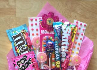 Birthday Gifts Inspiration : Candy Bouquet! Perfect gift for Dance Recitals!