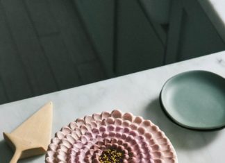 Birthday Cake : Birthday Petal Cake