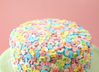 Birthday Decoration : Lucky charms cake