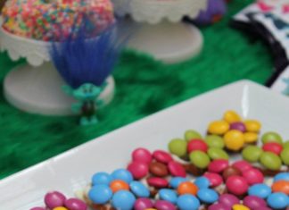 + 74 birthday party decorations : How To Easily Make Super Fun Pretzel Flowers